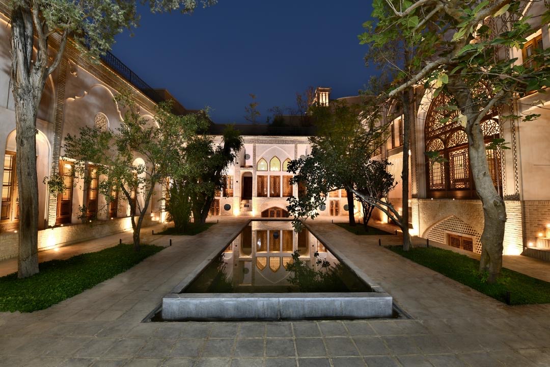 بوتیک هتل استادی